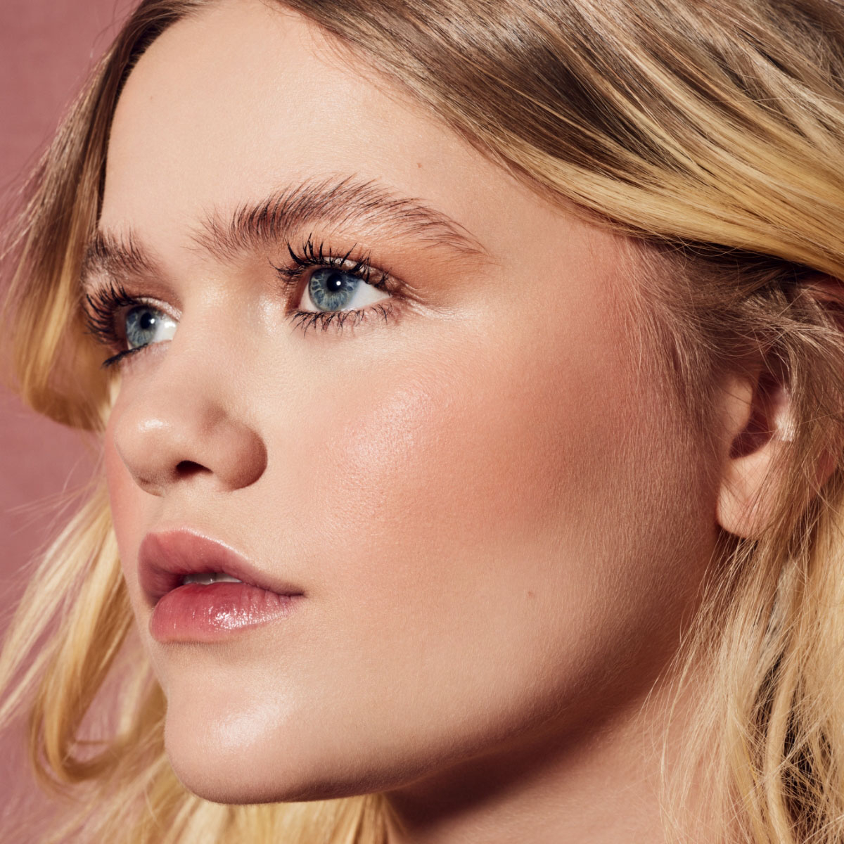 FENTY CHEEKS SUEDE POWDER BLUSH (RUBOR PARA MEJILLAS)